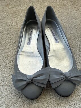 Manolo Blahnik Light Gray Bow Ballet Flats